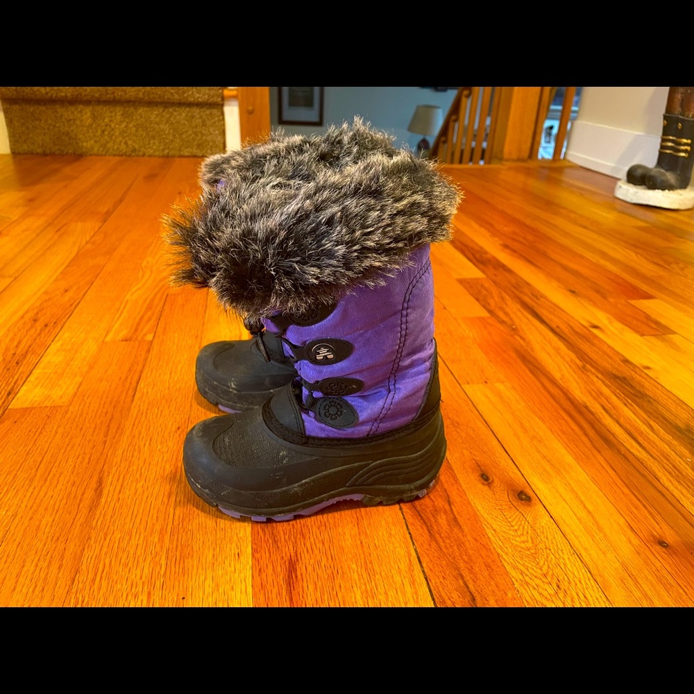 Girls Kamik snow boots